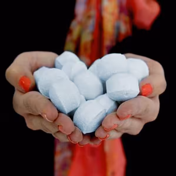 1.3Kg Box of Chill Pills (Mini Bath Bombs) – Baby Powder | www.artisan-gifts.co.uk 3 1.3Kg Box of Chill Pills (Mini Bath Bombs) – Baby Powder | www.artisan-gifts.co.uk 2