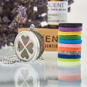 Aromatherapy Diffuser Necklace – Four Leaf Clover 30mm | www.artisan-gifts.co.uk 1