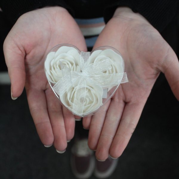Set of 3 Soap Flower Heart Box - White - Image 4