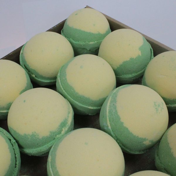 Apple Pie & Custard Bath Bomb - Image 2