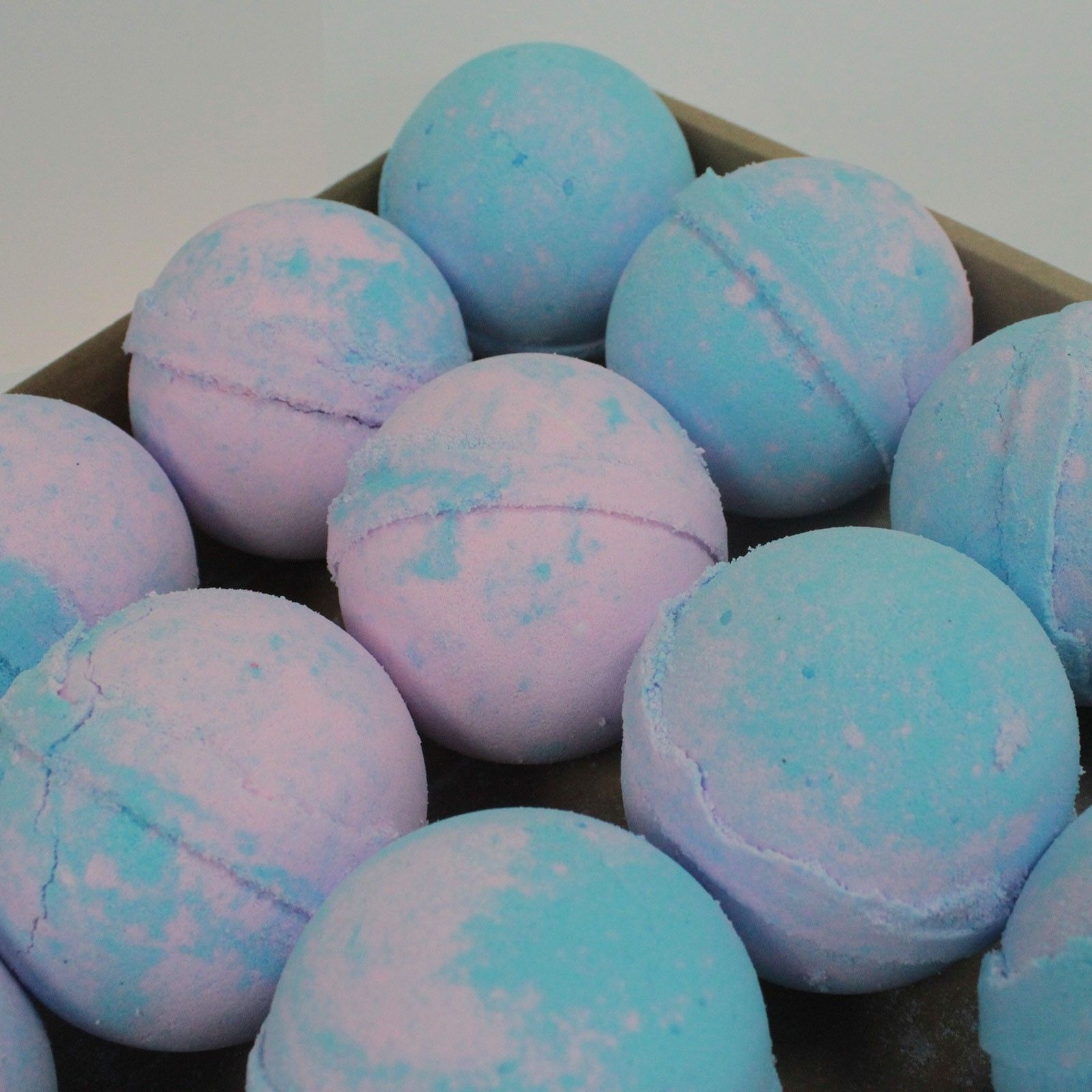 Baby Powder Bath Bomb | www.artisan-gifts.co.uk 3 Baby Powder Bath Bomb | www.artisan-gifts.co.uk 2