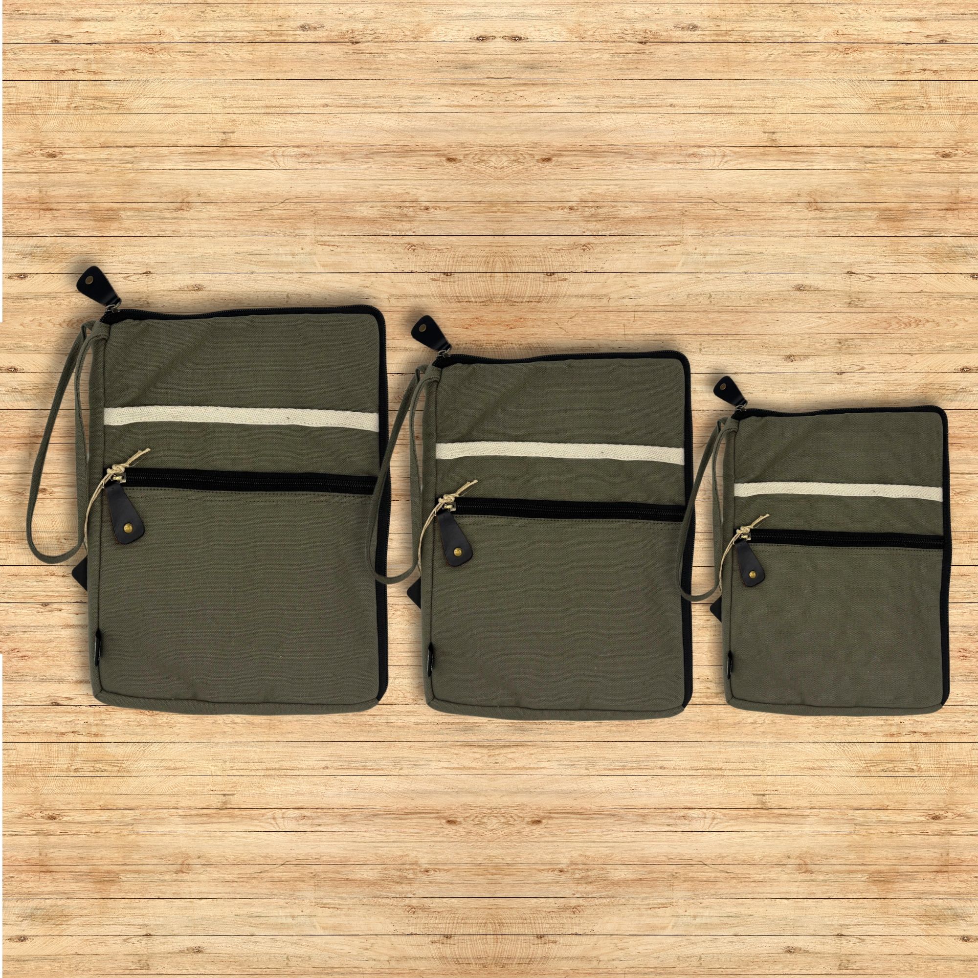 Canvas Large Laptop Pouch – Olive | www.artisan-gifts.co.uk 3 Canvas Large Laptop Pouch – Olive | www.artisan-gifts.co.uk 2