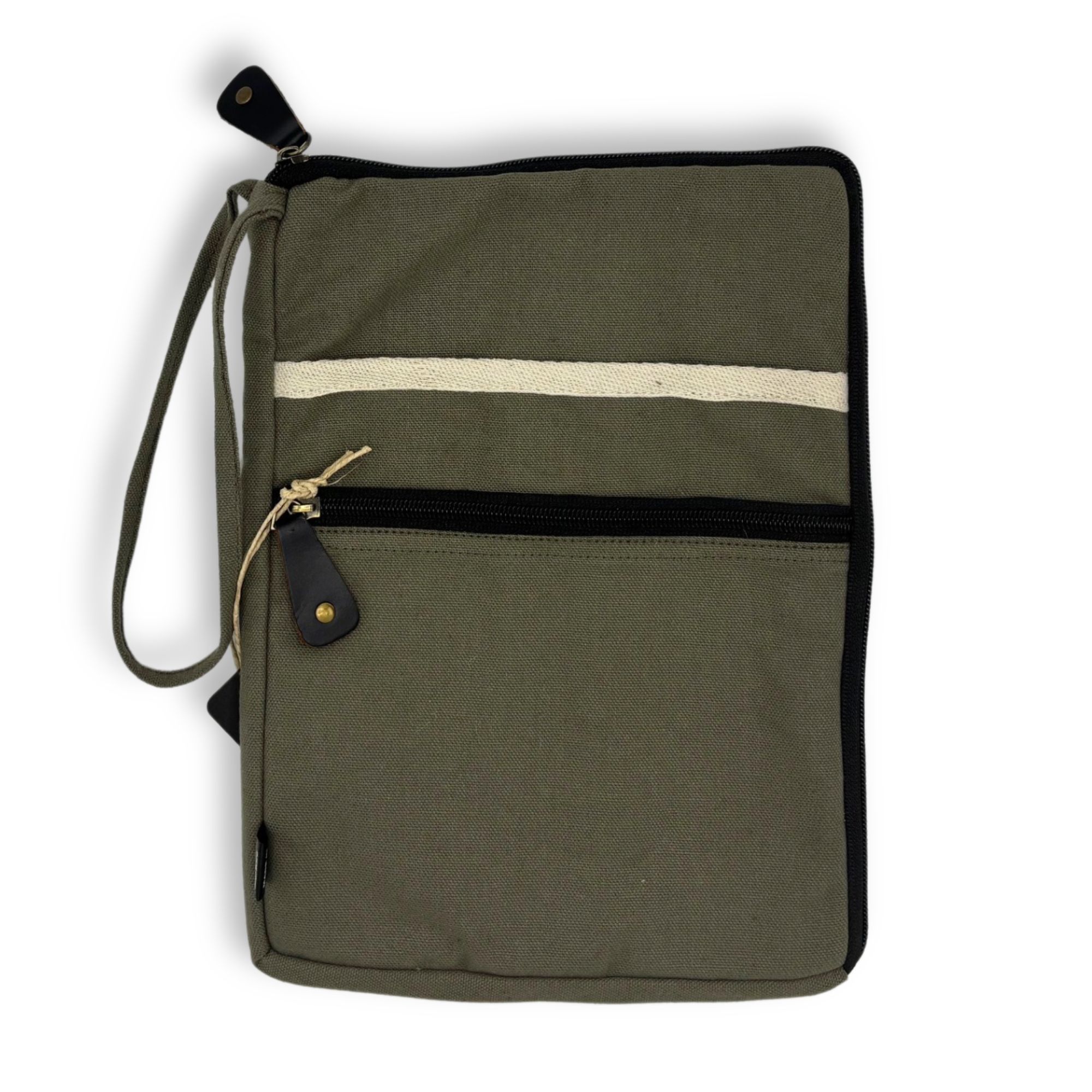 Canvas Large Laptop Pouch – Olive | www.artisan-gifts.co.uk 2 Canvas Large Laptop Pouch – Olive | www.artisan-gifts.co.uk 1