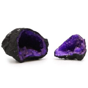 Coloured Calsite Geodes – Black Rock – Purple | www.artisan-gifts.co.uk 1