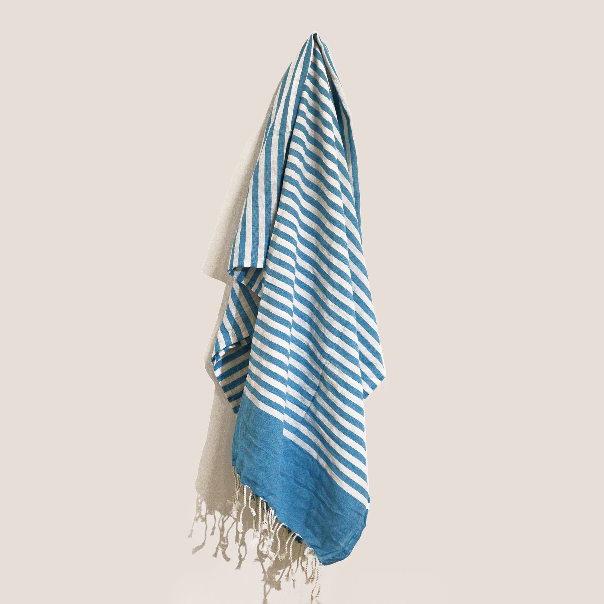 Cotton Pario Throw – 100×180 cm – Sky Blue | www.artisan-gifts.co.uk 2 Cotton Pario Throw – 100×180 cm – Sky Blue | www.artisan-gifts.co.uk 1