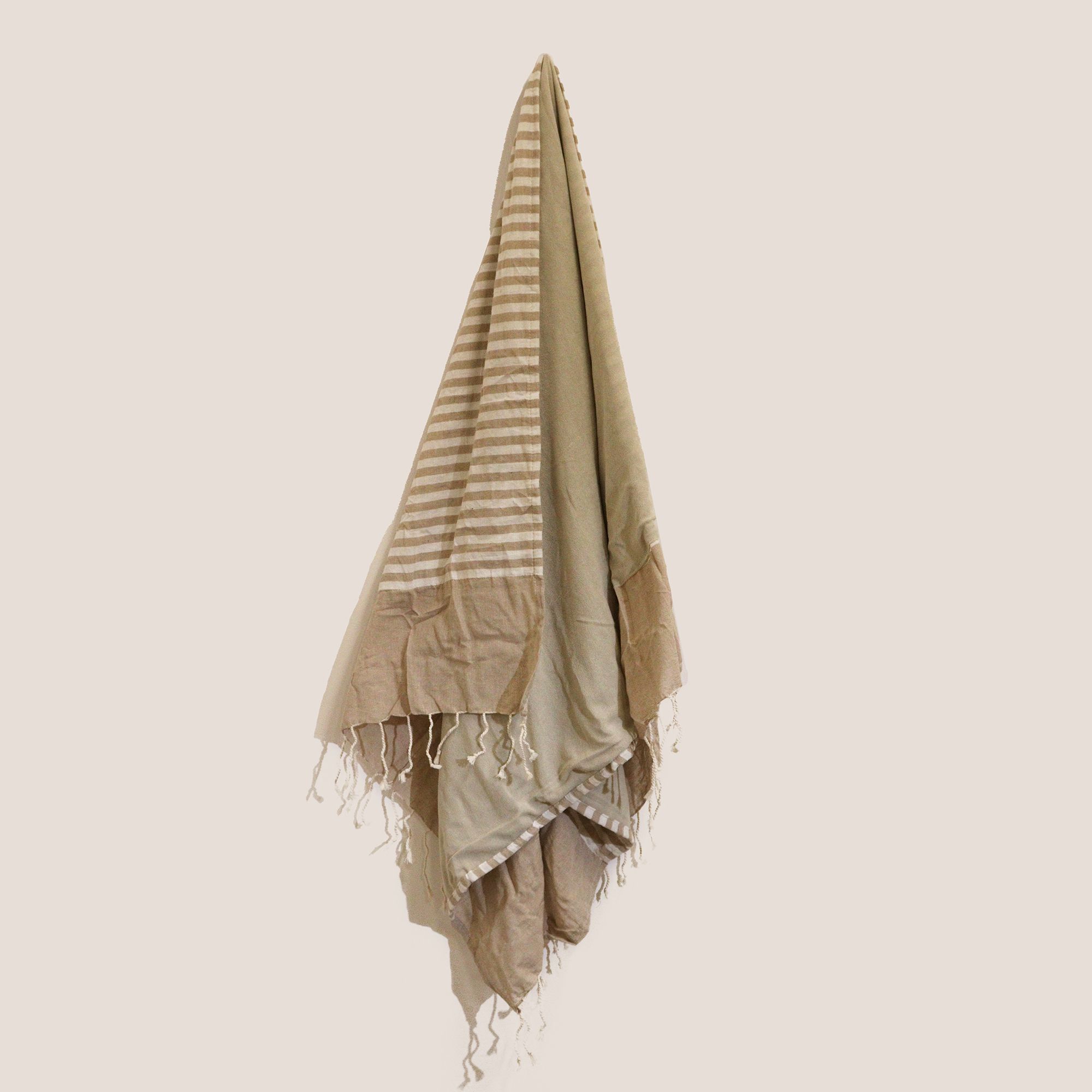 Cotton Pario Towel – 100×180 cm – Warm Sand | www.artisan-gifts.co.uk 3 Cotton Pario Towel – 100×180 cm – Warm Sand | www.artisan-gifts.co.uk 2