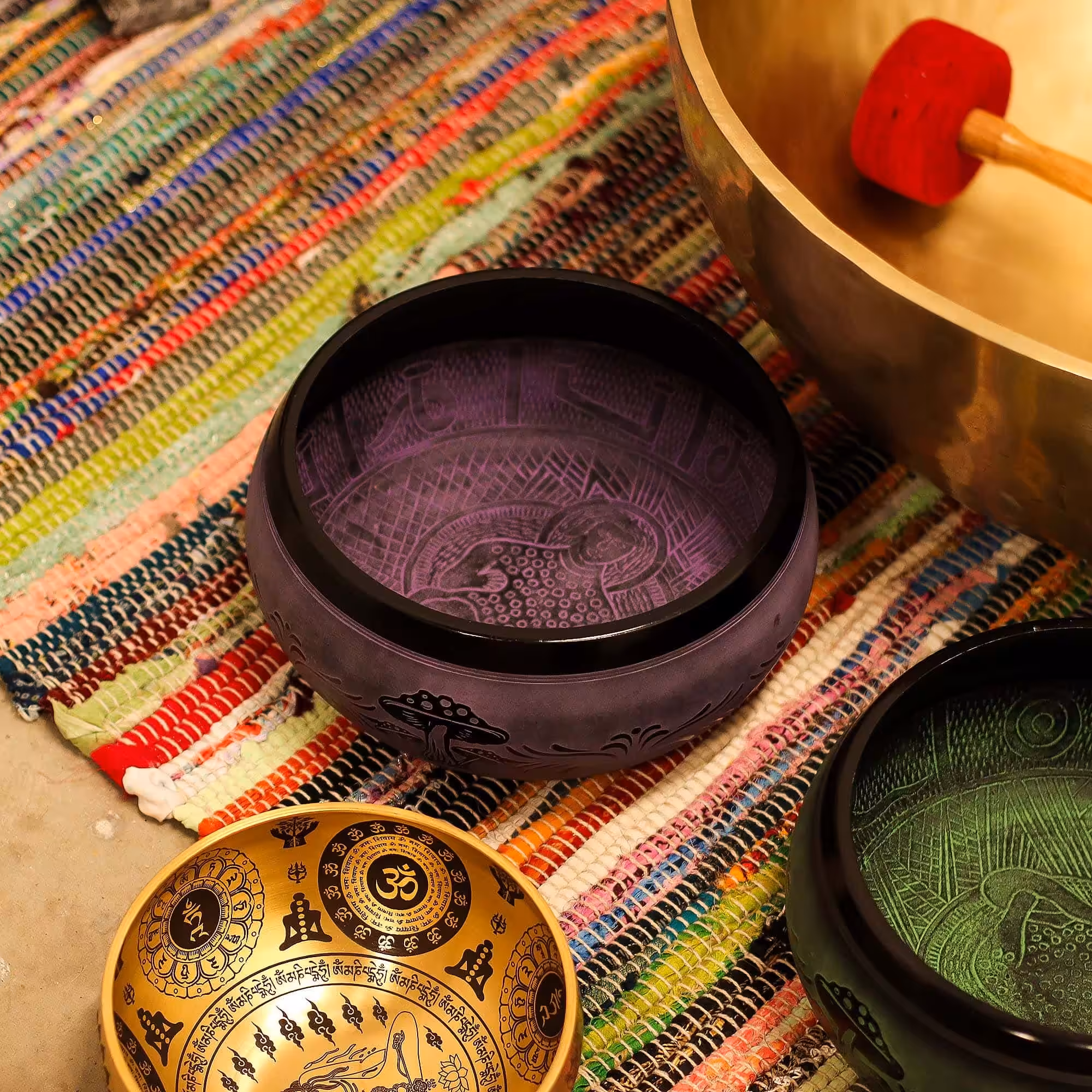 Extra Loud – Mushroom Singing Bowl – Purple Haze (23×10.5cm, 1.3kg) | www.artisan-gifts.co.uk 8 Extra Loud – Mushroom Singing Bowl – Purple Haze (23×10.5cm, 1.3kg) | www.artisan-gifts.co.uk 7