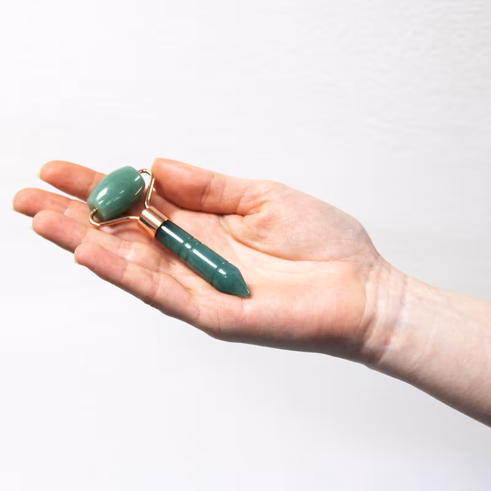 Gemstone Mini Roller – Sodalite | www.artisan-gifts.co.uk 5 Gemstone Mini Roller – Sodalite | www.artisan-gifts.co.uk 4