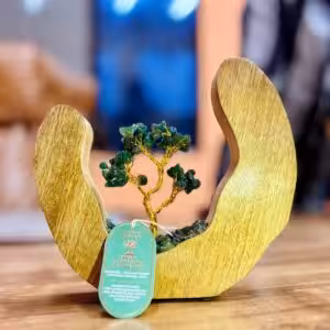 Gemstone Tree Garden – Mango Wood Open Ring – Green Aventurine – 60 chipstones | www.artisan-gifts.co.uk