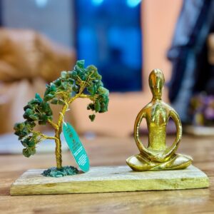 Gemstone Yoga Garden – Padmasana Pose – Green Aventurine – Tilted Tree – 100 chipstones | www.artisan-gifts.co.uk