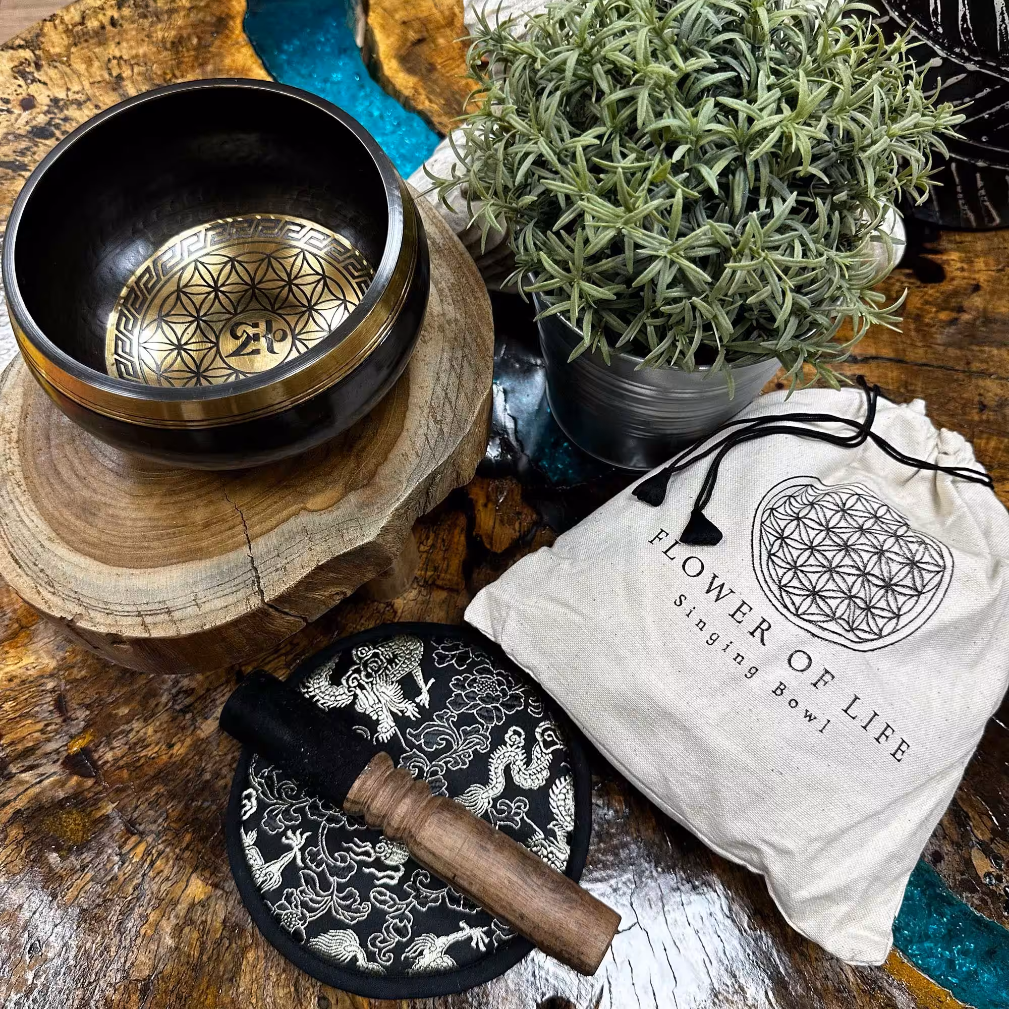 Hand Beaten & Engraved Singing Bowl Gift Set – 14cm – Flower of Life | www.artisan-gifts.co.uk 4 Hand Beaten & Engraved Singing Bowl Gift Set – 14cm – Flower of Life | www.artisan-gifts.co.uk 3