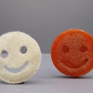 Happy Scrub Soap – Coconut | www.artisan-gifts.co.uk 1