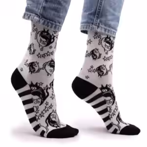 Hop Hare Bamboo Socks S/M – Ying Yang | www.artisan-gifts.co.uk 1
