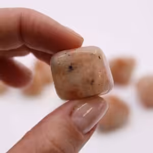 L Tumble Stones – Sunstone | www.artisan-gifts.co.uk 1