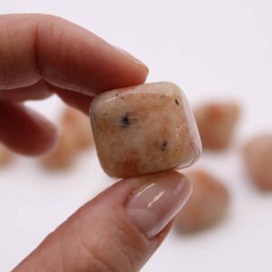 L Tumble Stones – Sunstone | www.artisan-gifts.co.uk 1