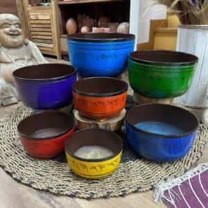 Large Chakra Set of Seven Singing Bowls (19.5-35cm) | www.artisan-gifts.co.uk 1