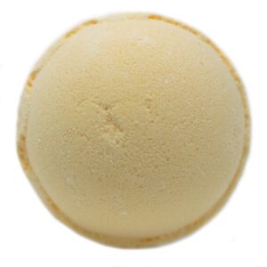 Lemon Meringue Pie Bath Bomb | www.artisan-gifts.co.uk 1