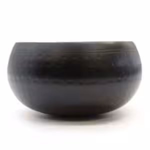 Lrg Black Beaten Bowl – 18cm | www.artisan-gifts.co.uk 1