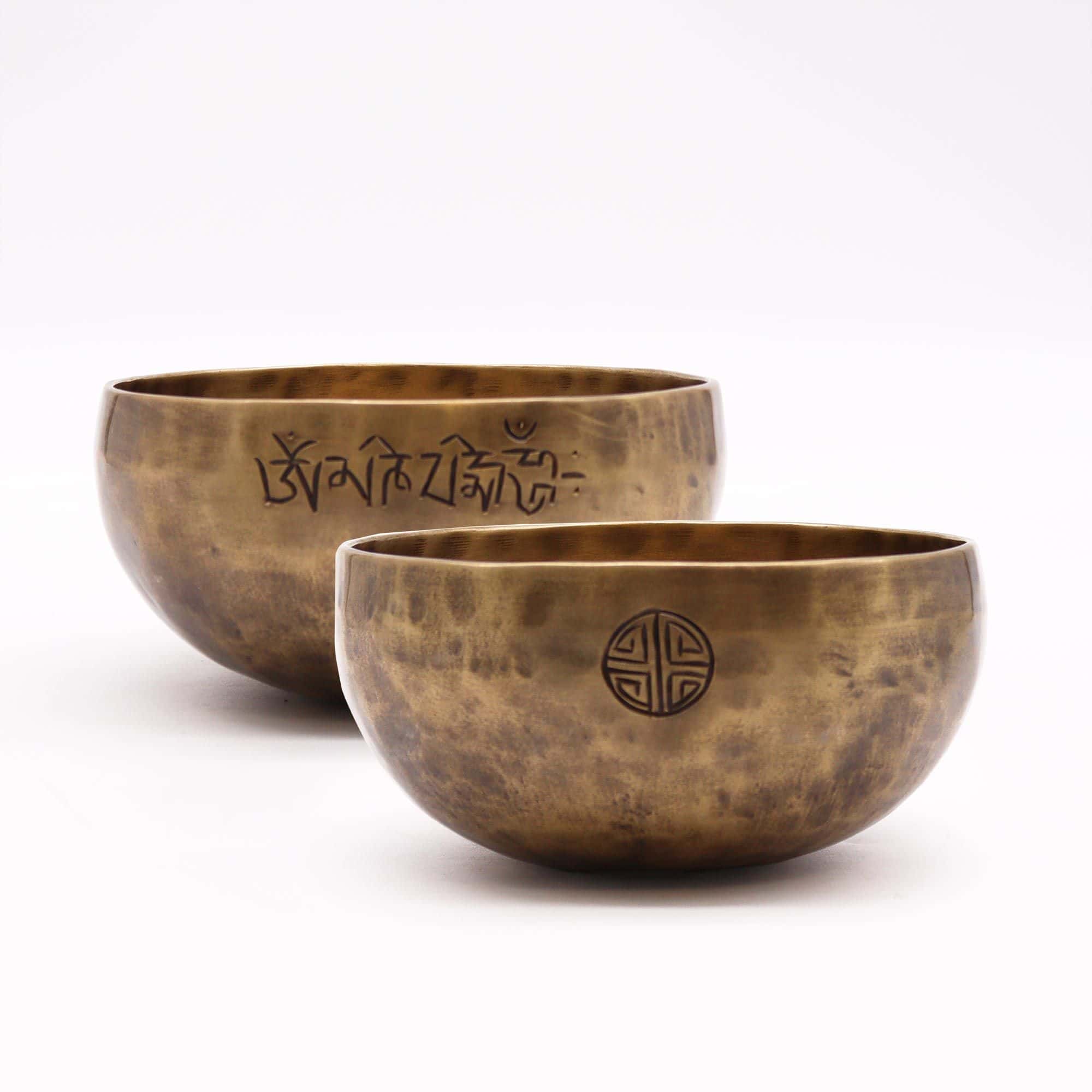 Medium Nepalese Moon Bowl – (approx 750g) – 15cm | www.artisan-gifts.co.uk 4 Medium Nepalese Moon Bowl – (approx 750g) – 15cm | www.artisan-gifts.co.uk 3