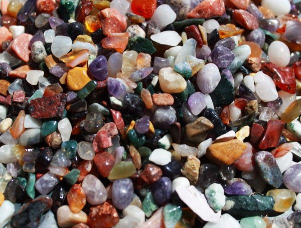 Mixed Natural Gemstone Chips – 1KG | www.artisan-gifts.co.uk 2 Mixed Natural Gemstone Chips – 1KG | www.artisan-gifts.co.uk 1