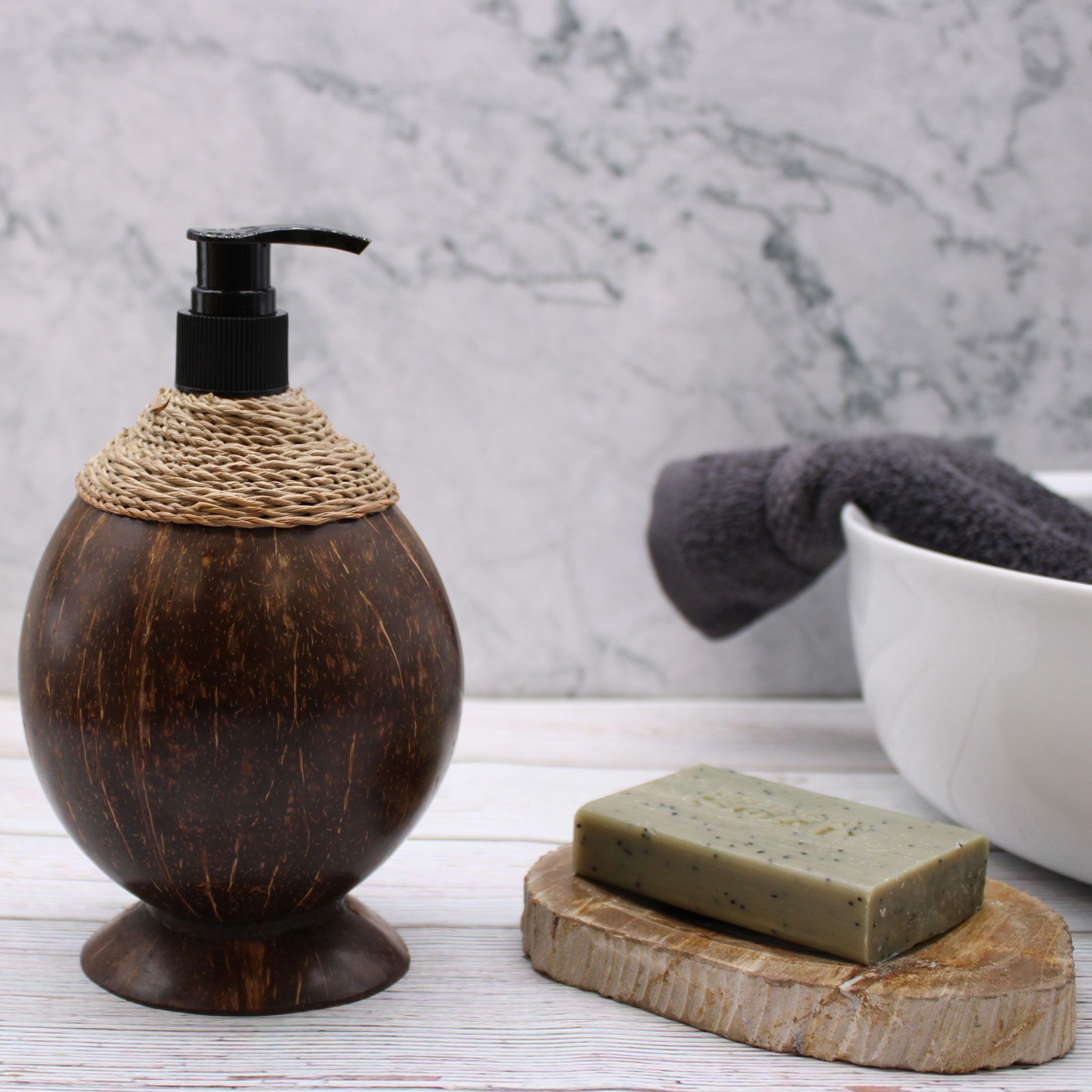 Natural Coconut Soap Dispenser – 300ml | www.artisan-gifts.co.uk 6 Natural Coconut Soap Dispenser – 300ml | www.artisan-gifts.co.uk 5