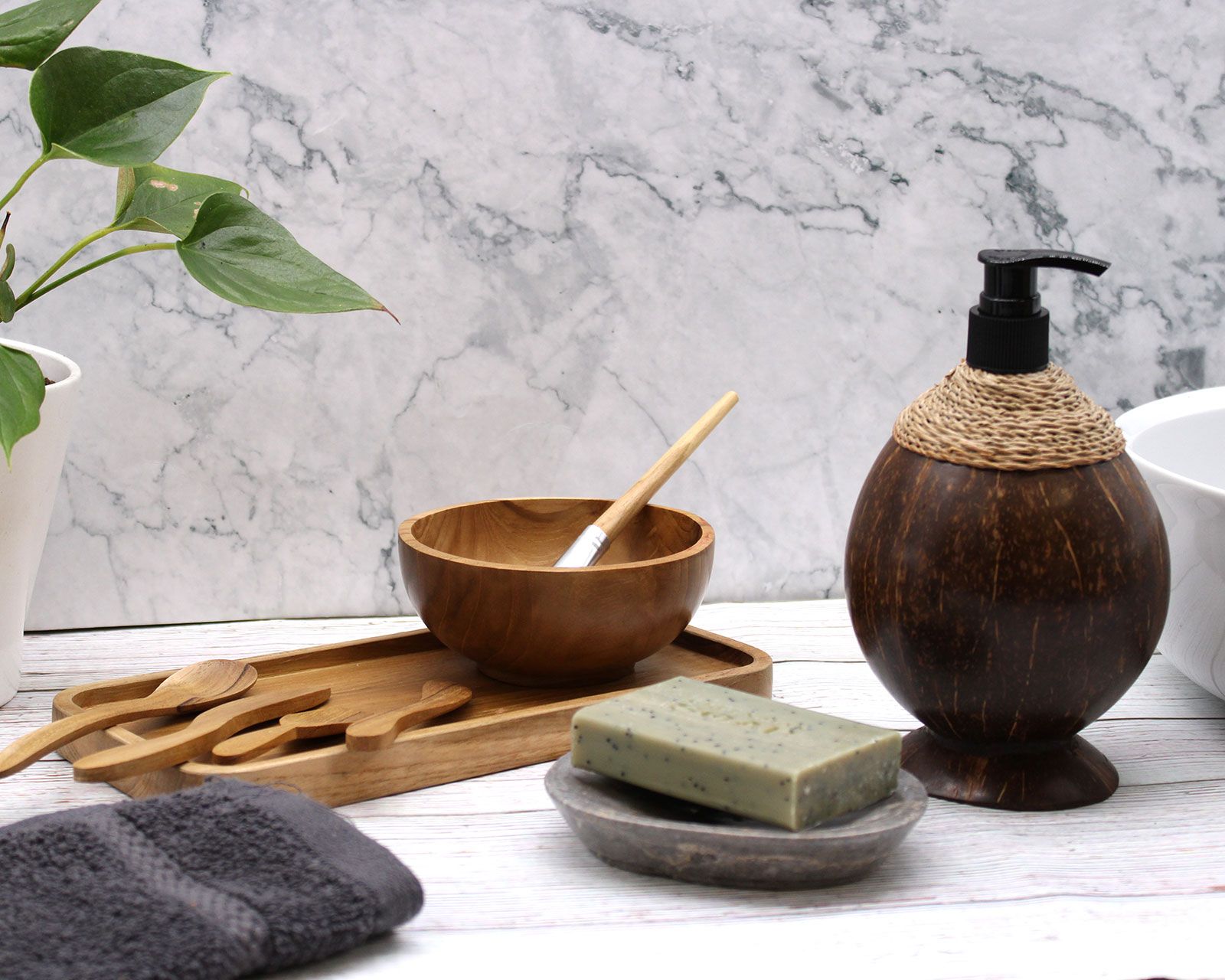 Natural Coconut Soap Dispenser – 300ml | www.artisan-gifts.co.uk 9 Natural Coconut Soap Dispenser – 300ml | www.artisan-gifts.co.uk 8