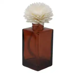 Natural Diffuser Flowers – Lrg Carnation on String | www.artisan-gifts.co.uk 1