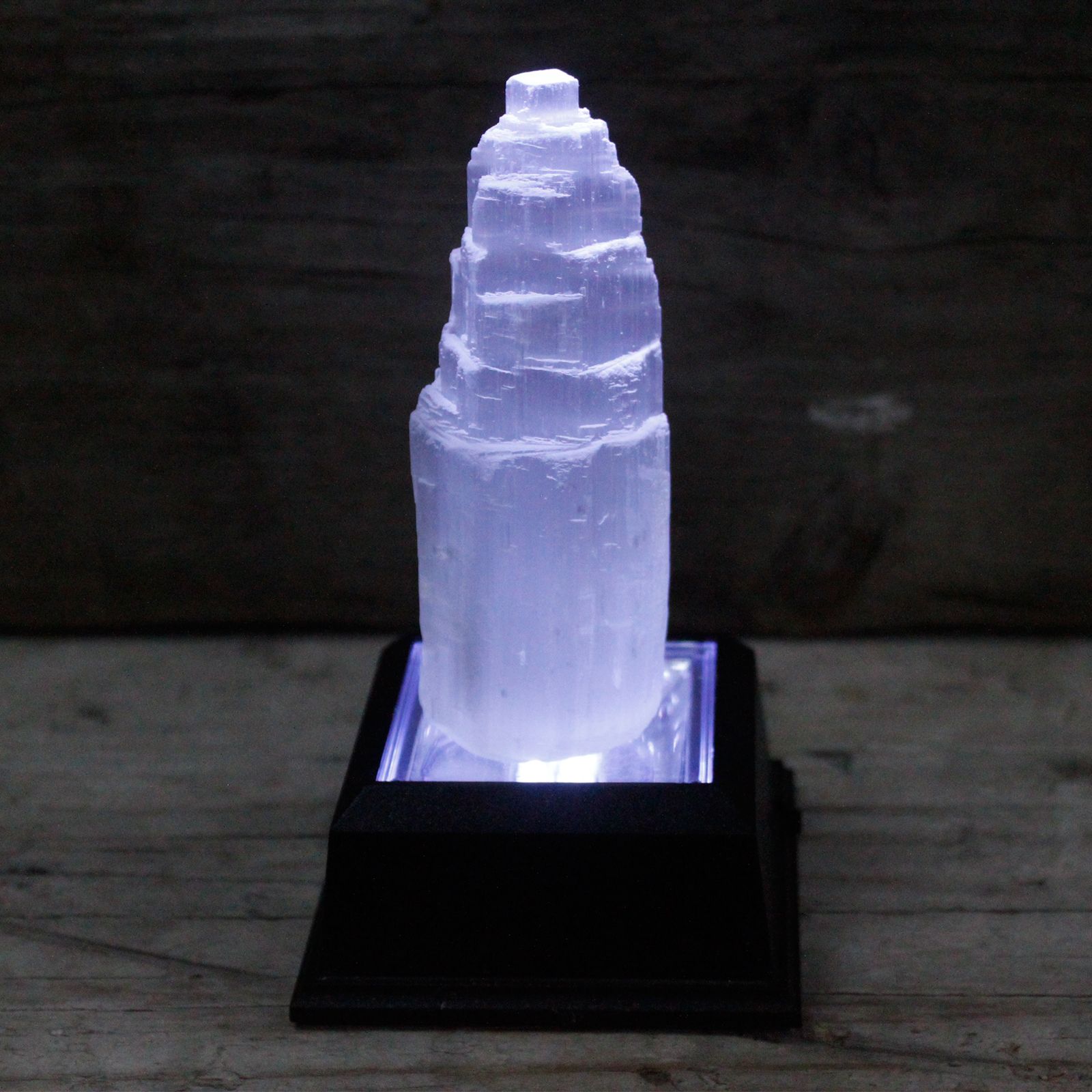 Natural Selenite Tower – 10 cm | www.artisan-gifts.co.uk 4 Natural Selenite Tower – 10 cm | www.artisan-gifts.co.uk 3