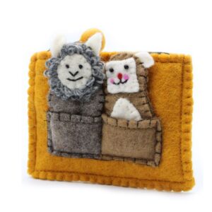 Pouch with Finger Puppets – Bear & Sheep | www.artisan-gifts.co.uk 1