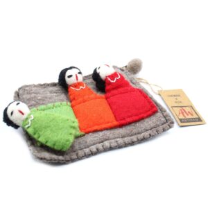 Pouch with Finger Puppets – Friends | www.artisan-gifts.co.uk 1