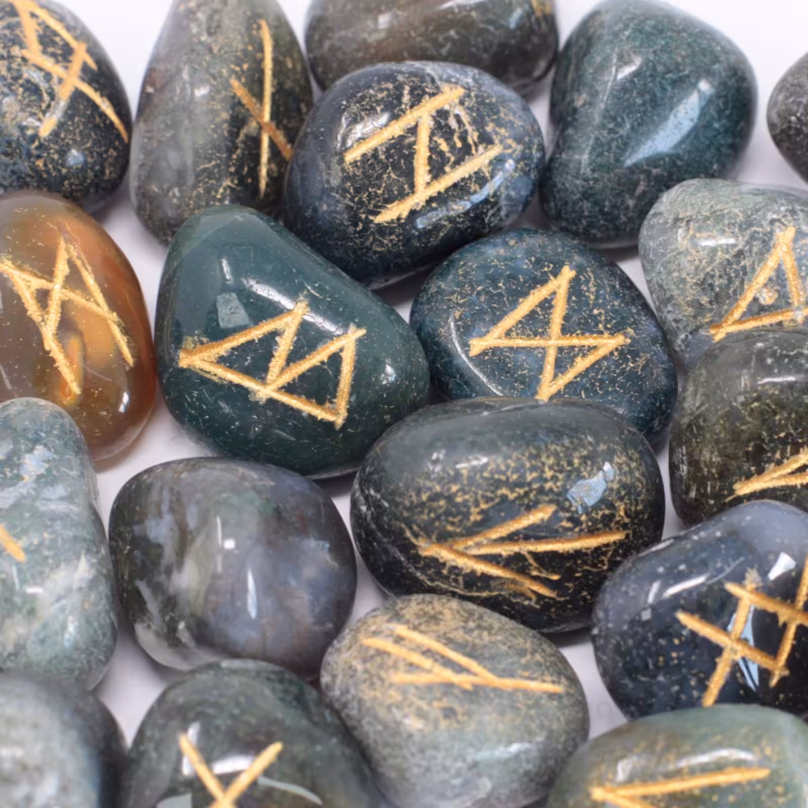 Runes Stone Set in Pouch – Moss Agate | www.artisan-gifts.co.uk 2 Runes Stone Set in Pouch – Moss Agate | www.artisan-gifts.co.uk 1