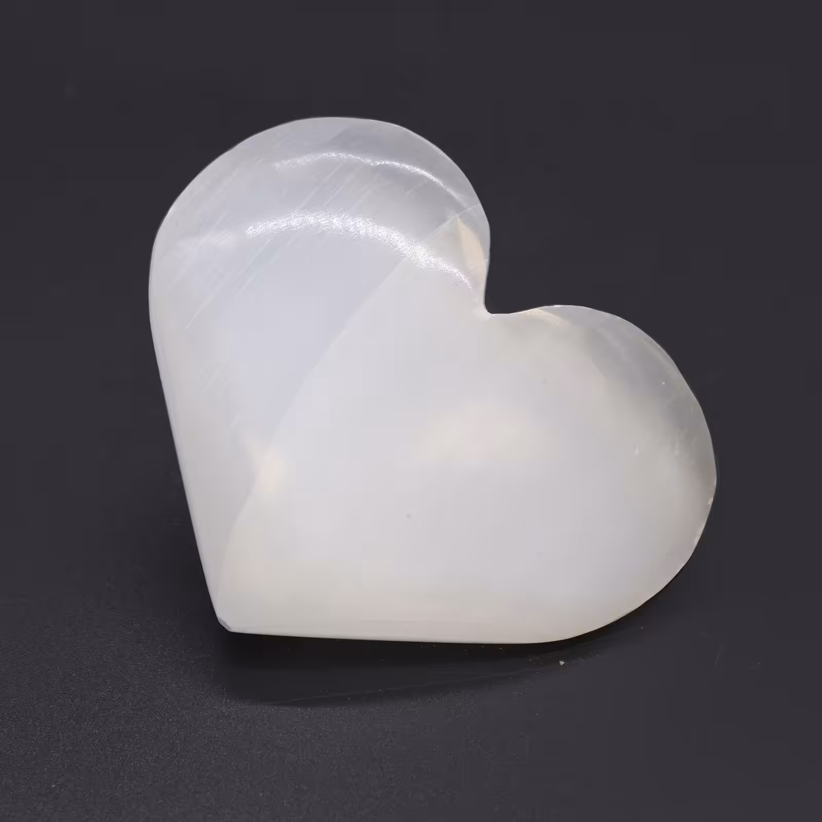 Selenite Heart – 5-6 cm | www.artisan-gifts.co.uk 3 Selenite Heart – 5-6 cm | www.artisan-gifts.co.uk 2