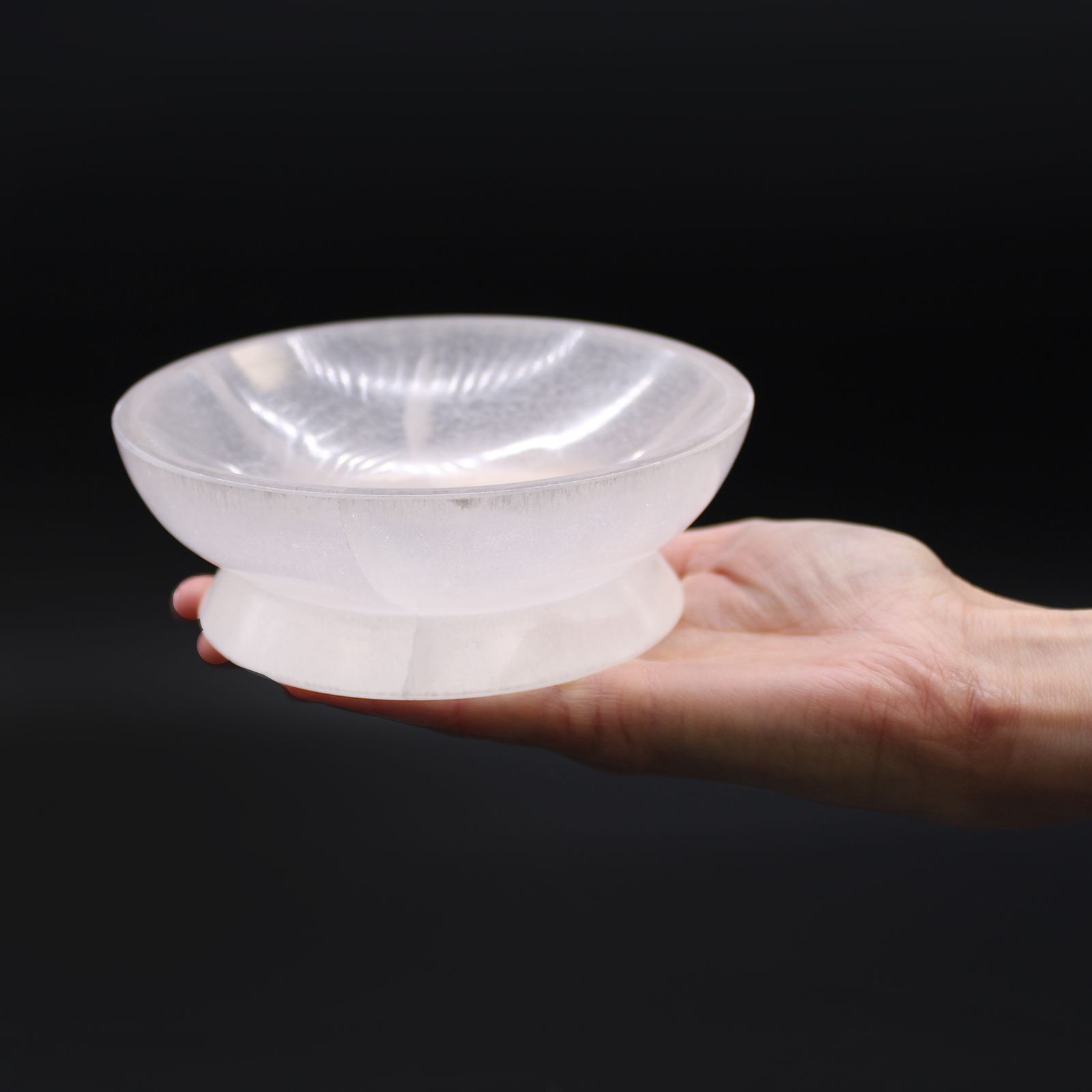 Selenite Ritual Bowl – 13cm | www.artisan-gifts.co.uk 4 Selenite Ritual Bowl – 13cm | www.artisan-gifts.co.uk 3