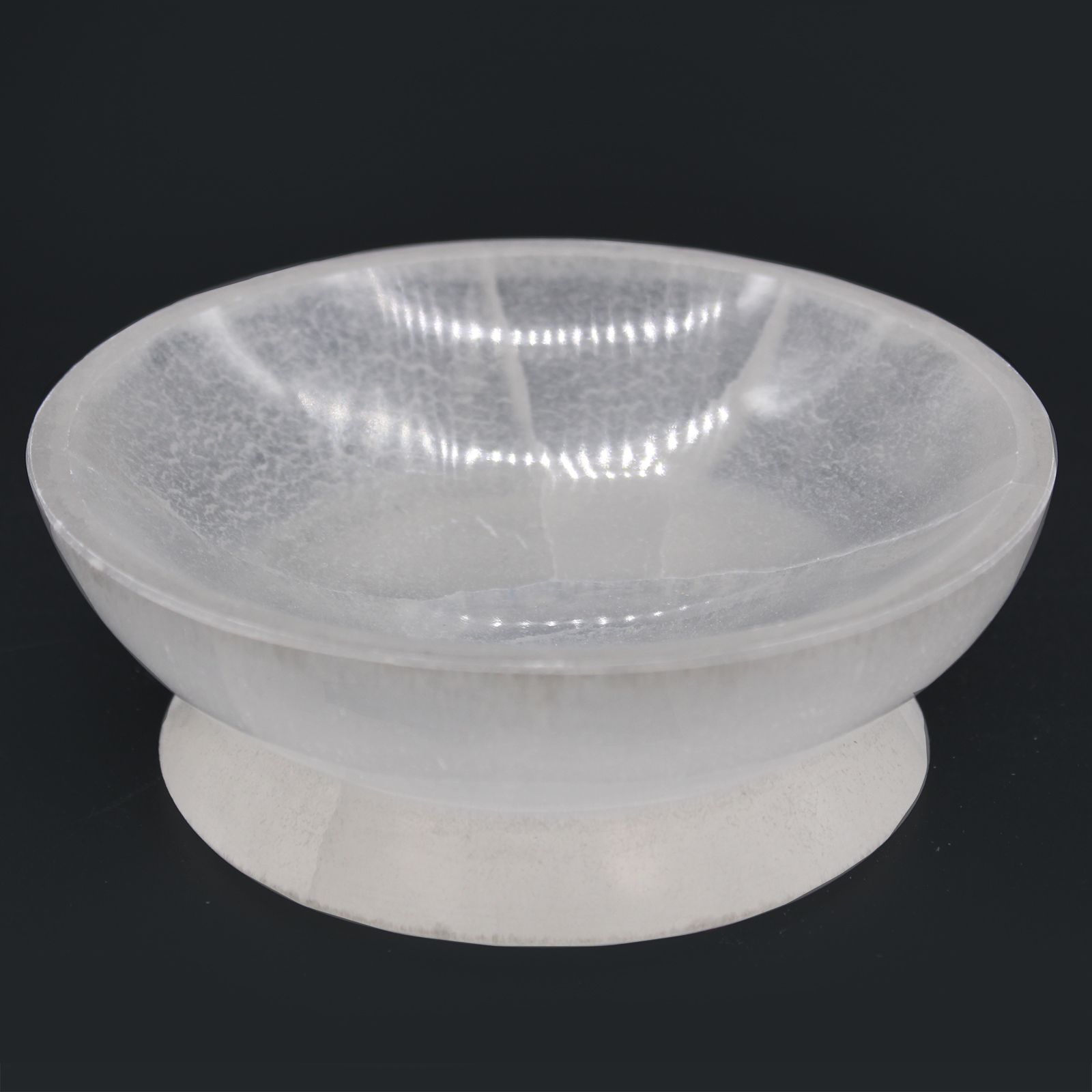 Selenite Ritual Bowl – 13cm | www.artisan-gifts.co.uk 3 Selenite Ritual Bowl – 13cm | www.artisan-gifts.co.uk 2
