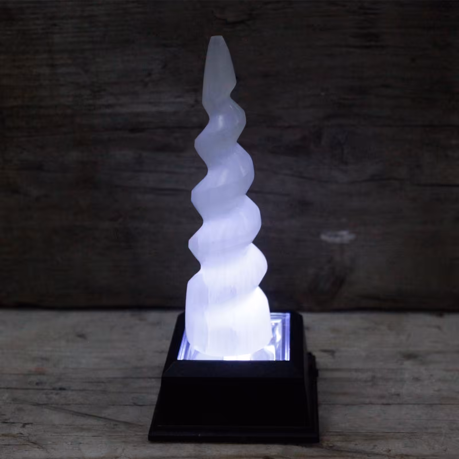 Selenite Spiral Unicorn Horn Tower – 15 cm | www.artisan-gifts.co.uk 3 Selenite Spiral Unicorn Horn Tower – 15 cm | www.artisan-gifts.co.uk 2