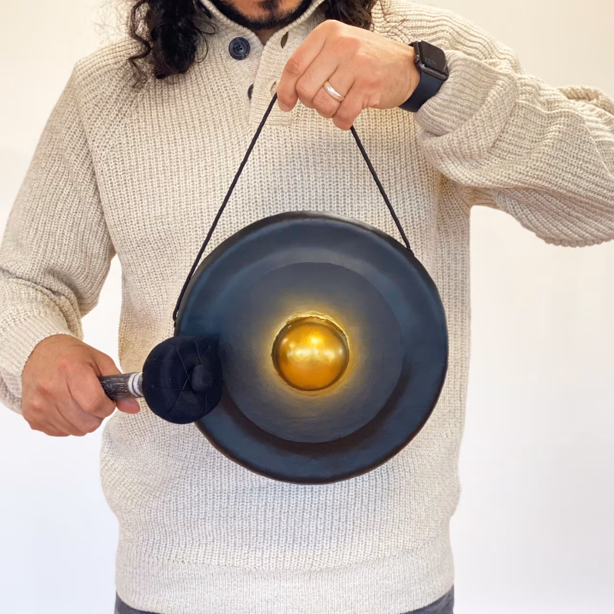 Small Healing Gong in Stand – 25cm – Black | www.artisan-gifts.co.uk 7 Small Healing Gong in Stand – 25cm – Black | www.artisan-gifts.co.uk 6