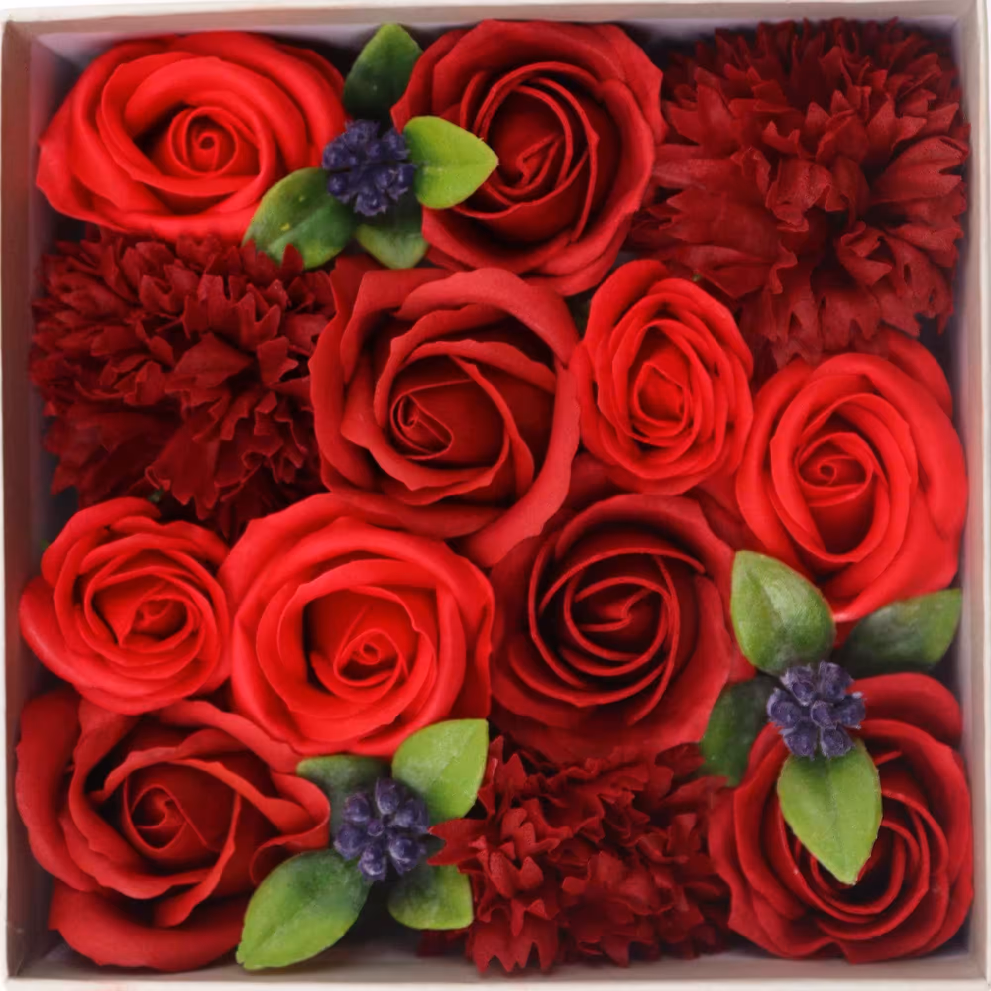 Square Box – Classic Red Roses | www.artisan-gifts.co.uk 5 Square Box – Classic Red Roses | www.artisan-gifts.co.uk 4