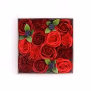 Square Box – Classic Red Roses | www.artisan-gifts.co.uk 1