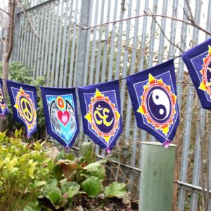 7 Flags Banner – Love in the Center | www.artisan-gifts.co.uk 1