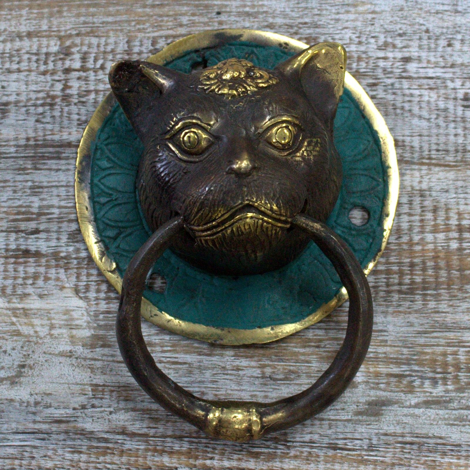 Brass Door Knocker – Cats Head | www.artisan-gifts.co.uk 3 Brass Door Knocker – Cats Head | www.artisan-gifts.co.uk 2