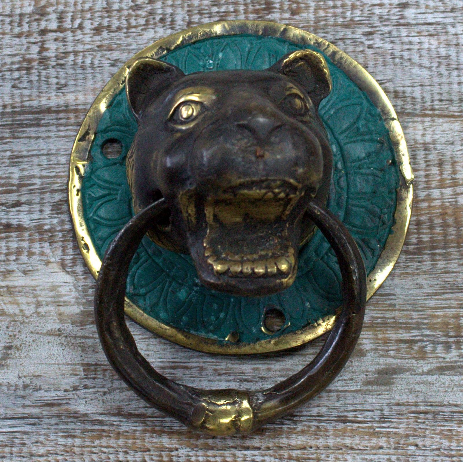 Brass Door Knocker – Tiger Head | www.artisan-gifts.co.uk 2 Brass Door Knocker – Tiger Head | www.artisan-gifts.co.uk 1