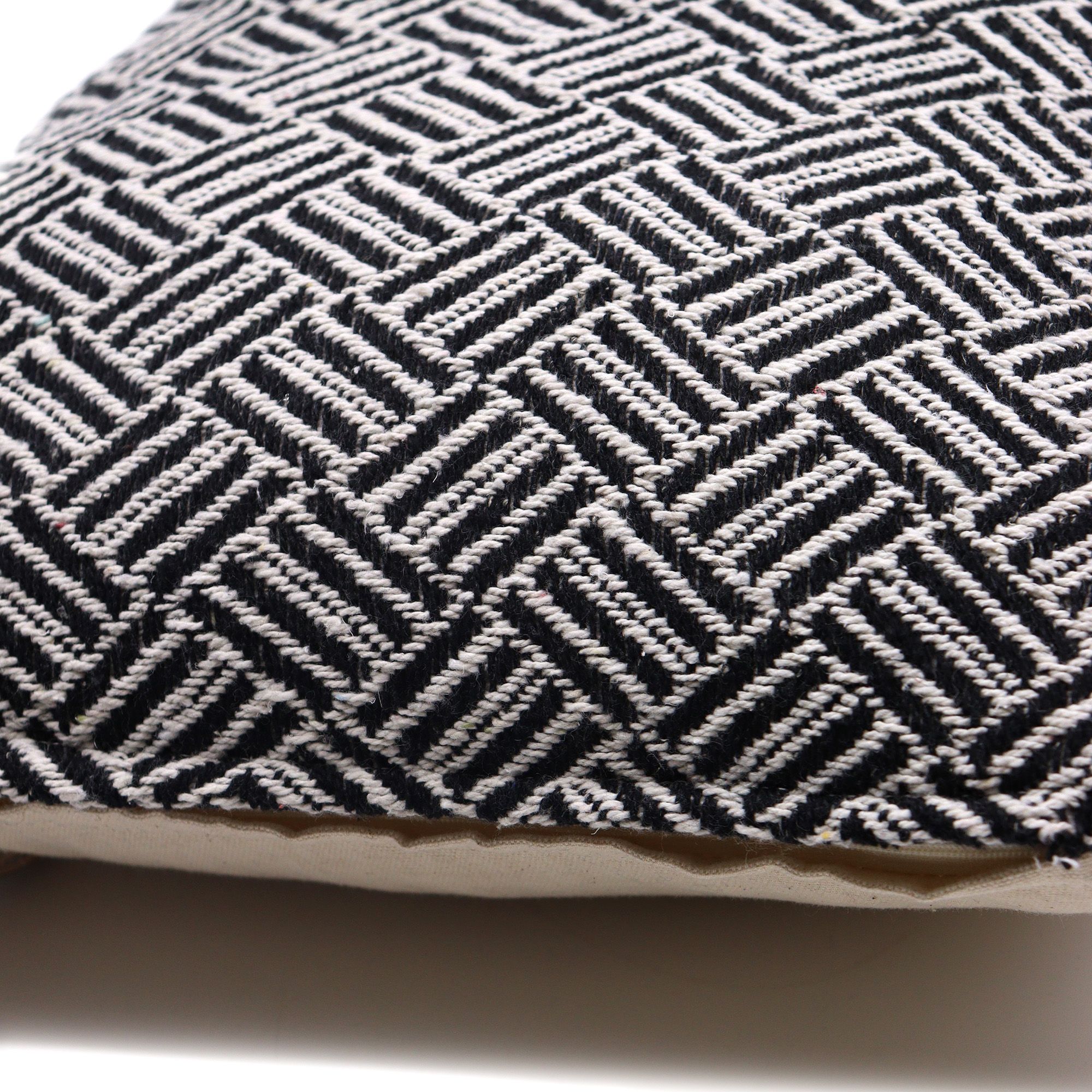 Classic Cushion Cover – Criss-Cross Black – 40x40cm | www.artisan-gifts.co.uk 3 Classic Cushion Cover – Criss-Cross Black – 40x40cm | www.artisan-gifts.co.uk 2