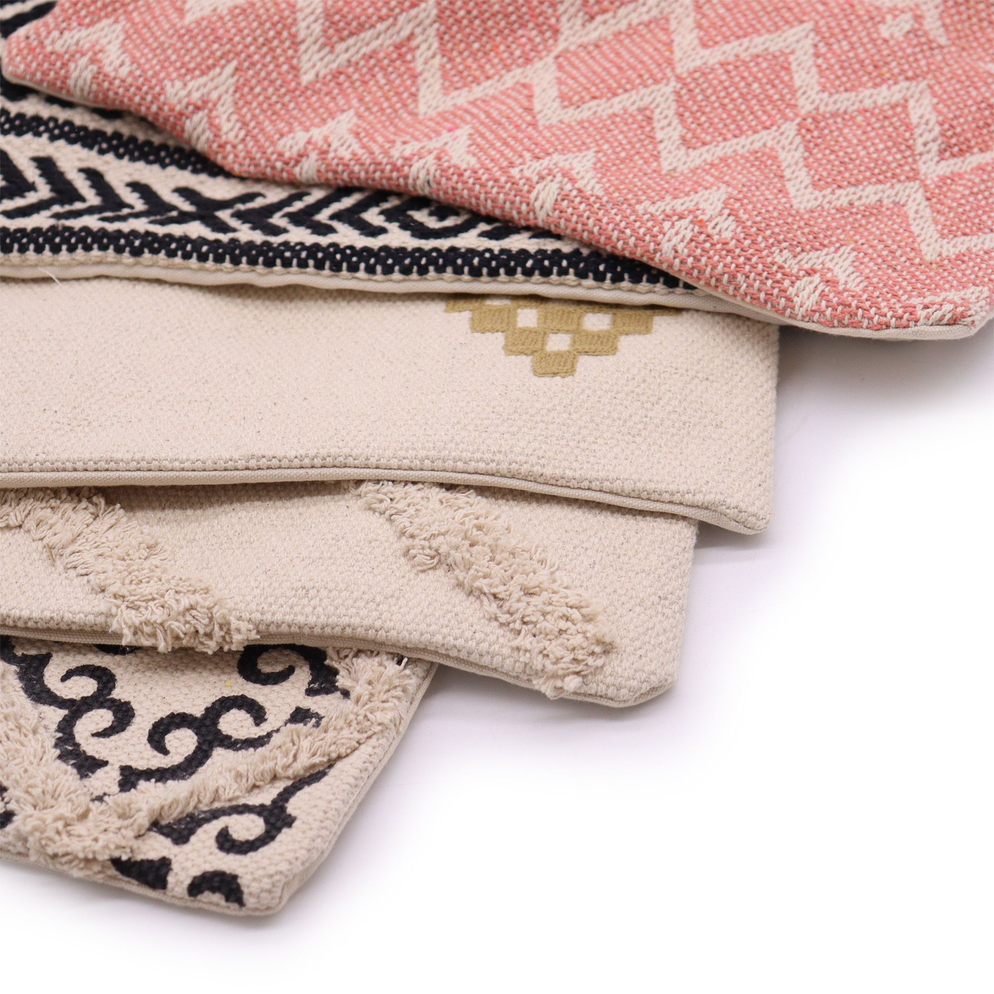 Classic Cushion Cover – Maze Black – 40x40cm | www.artisan-gifts.co.uk 3 Classic Cushion Cover – Maze Black – 40x40cm | www.artisan-gifts.co.uk 2