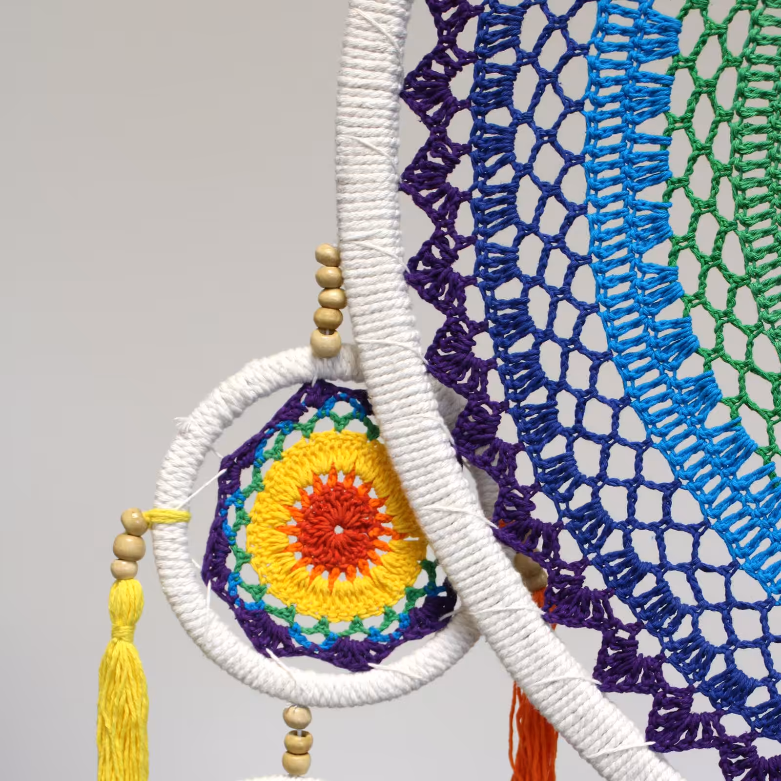 Extra Large Dreamcatcher – Vivid Rainbow | www.artisan-gifts.co.uk 3 Extra Large Dreamcatcher – Vivid Rainbow | www.artisan-gifts.co.uk 2