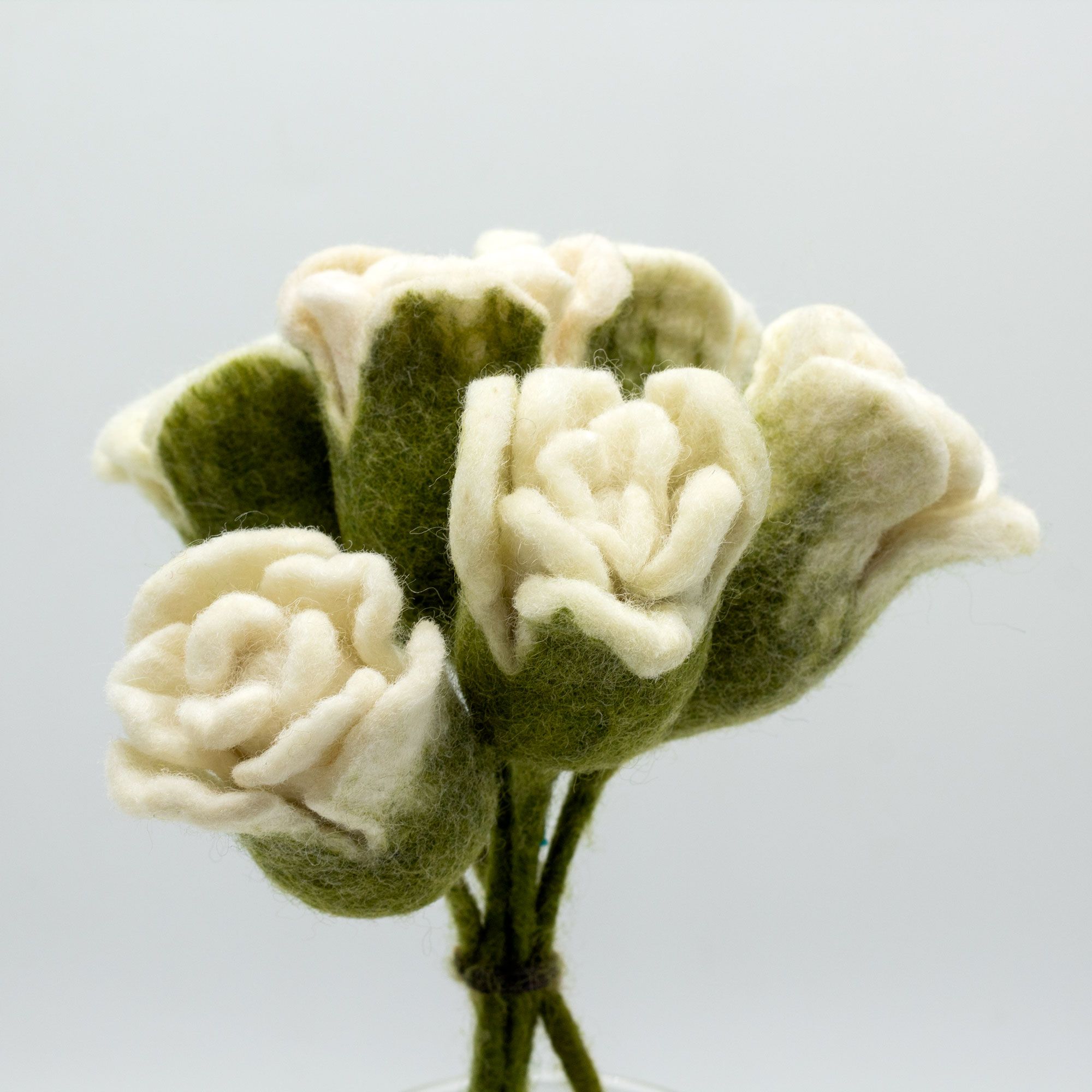 Felt Flowers – White Roses | www.artisan-gifts.co.uk 4 Felt Flowers – White Roses | www.artisan-gifts.co.uk 3
