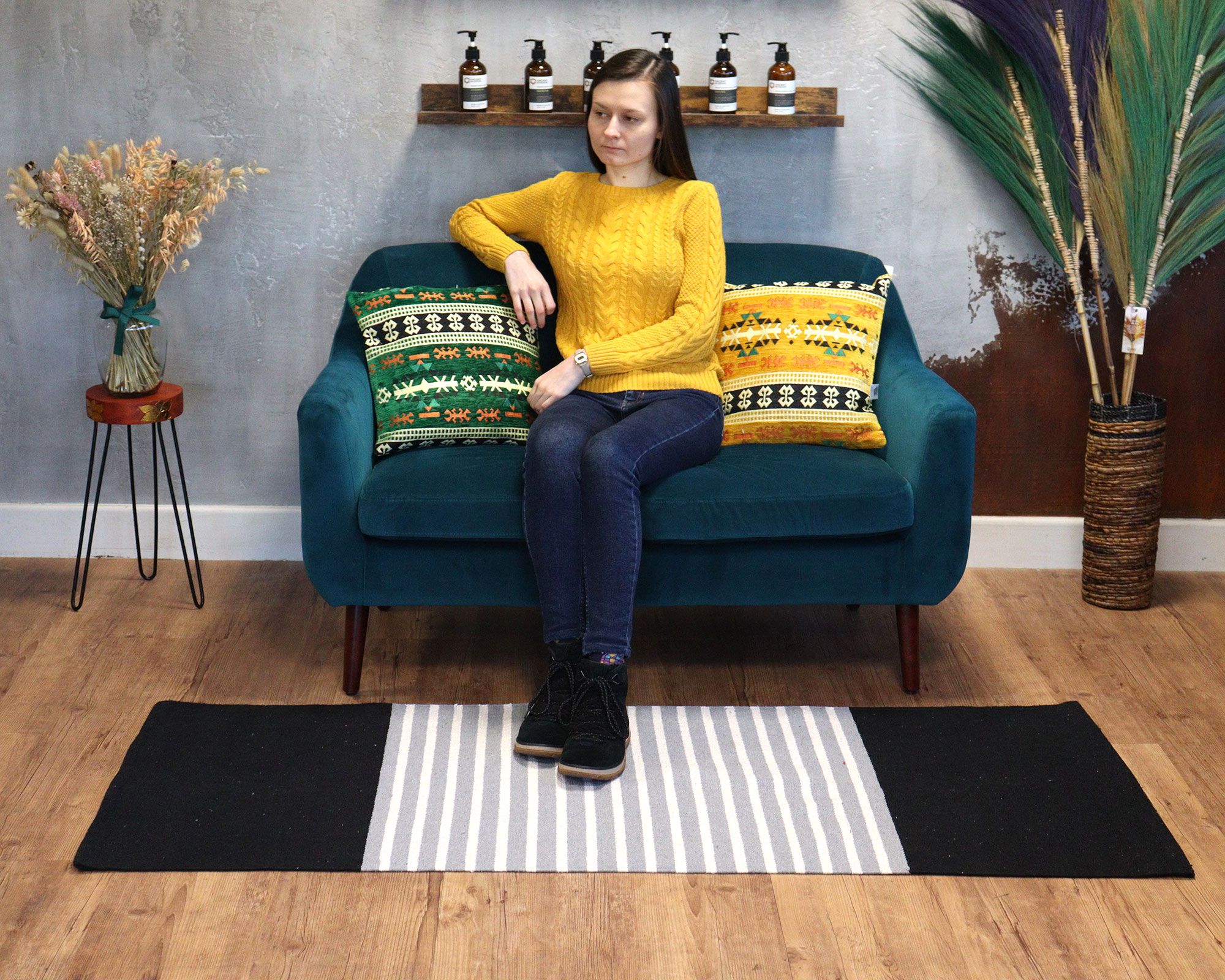 Indian Cotton Rug – 70x170cm – Black / Grey | www.artisan-gifts.co.uk 5 Indian Cotton Rug – 70x170cm – Black / Grey | www.artisan-gifts.co.uk 4