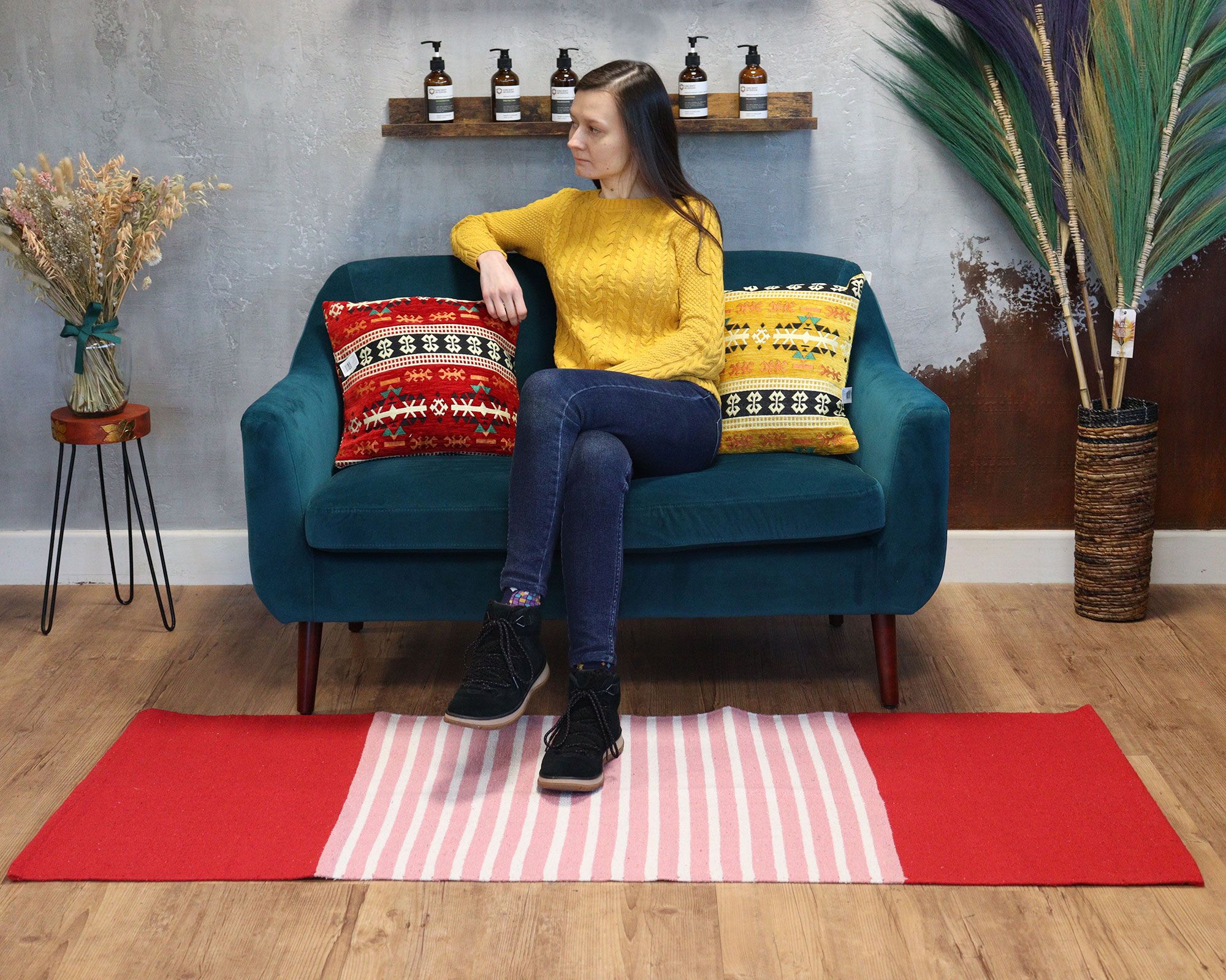 Indian Cotton Rug – 70x170cm – Red/Pink | www.artisan-gifts.co.uk 8 Indian Cotton Rug – 70x170cm – Red/Pink | www.artisan-gifts.co.uk 7