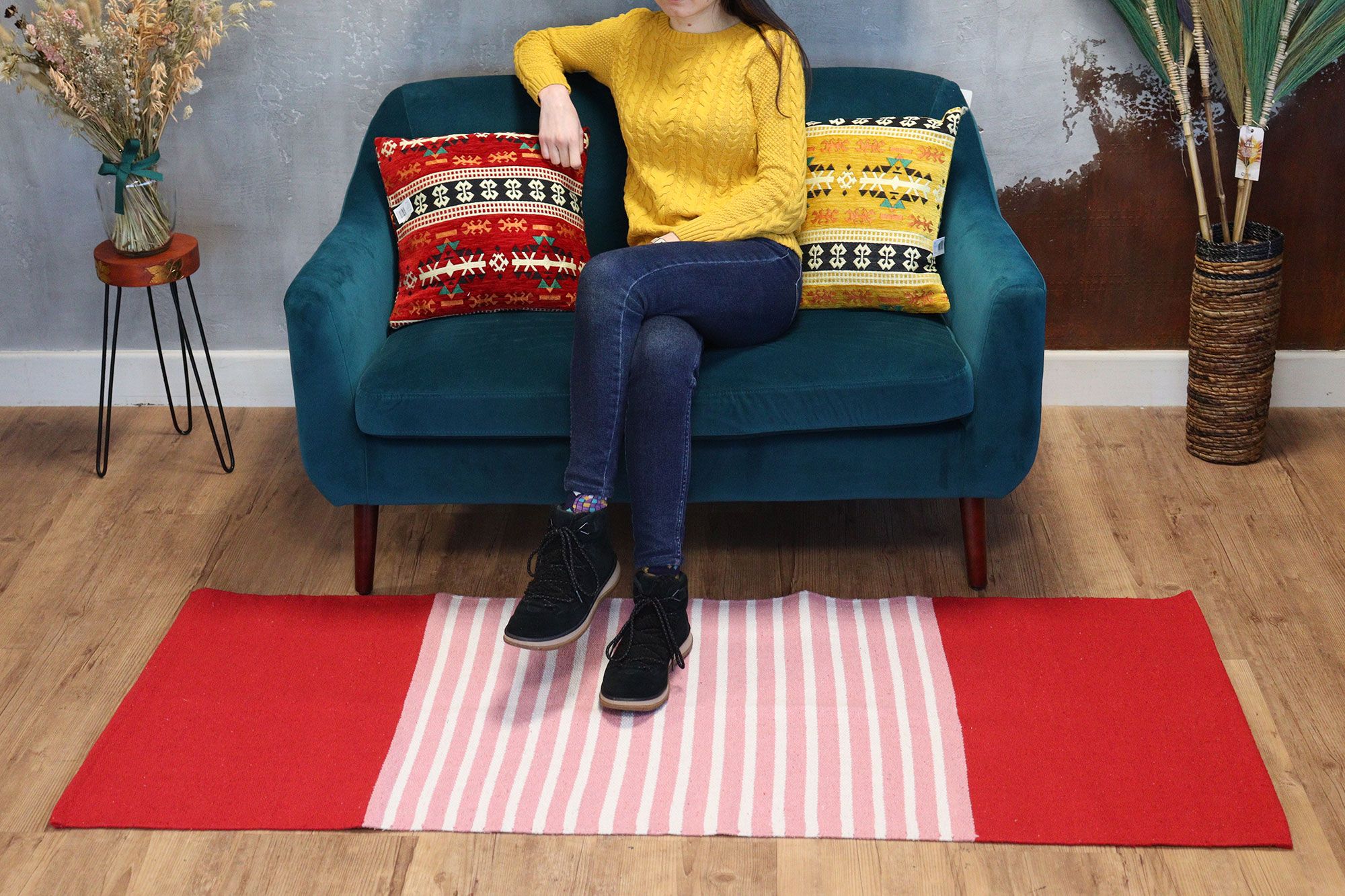 Indian Cotton Rug – 70x170cm – Red/Pink | www.artisan-gifts.co.uk 7 Indian Cotton Rug – 70x170cm – Red/Pink | www.artisan-gifts.co.uk 6