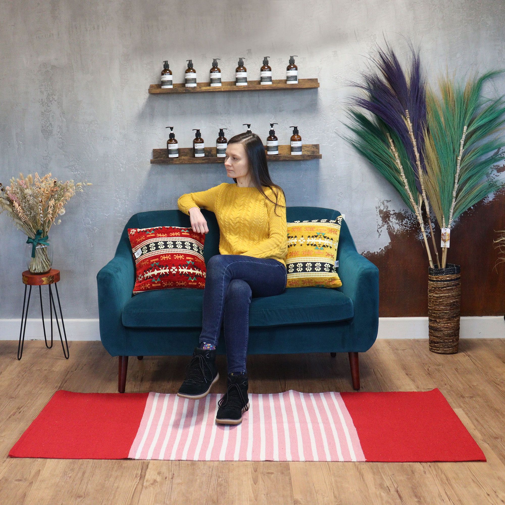 Indian Cotton Rug – 70x170cm – Red/Pink | www.artisan-gifts.co.uk 9 Indian Cotton Rug – 70x170cm – Red/Pink | www.artisan-gifts.co.uk 8