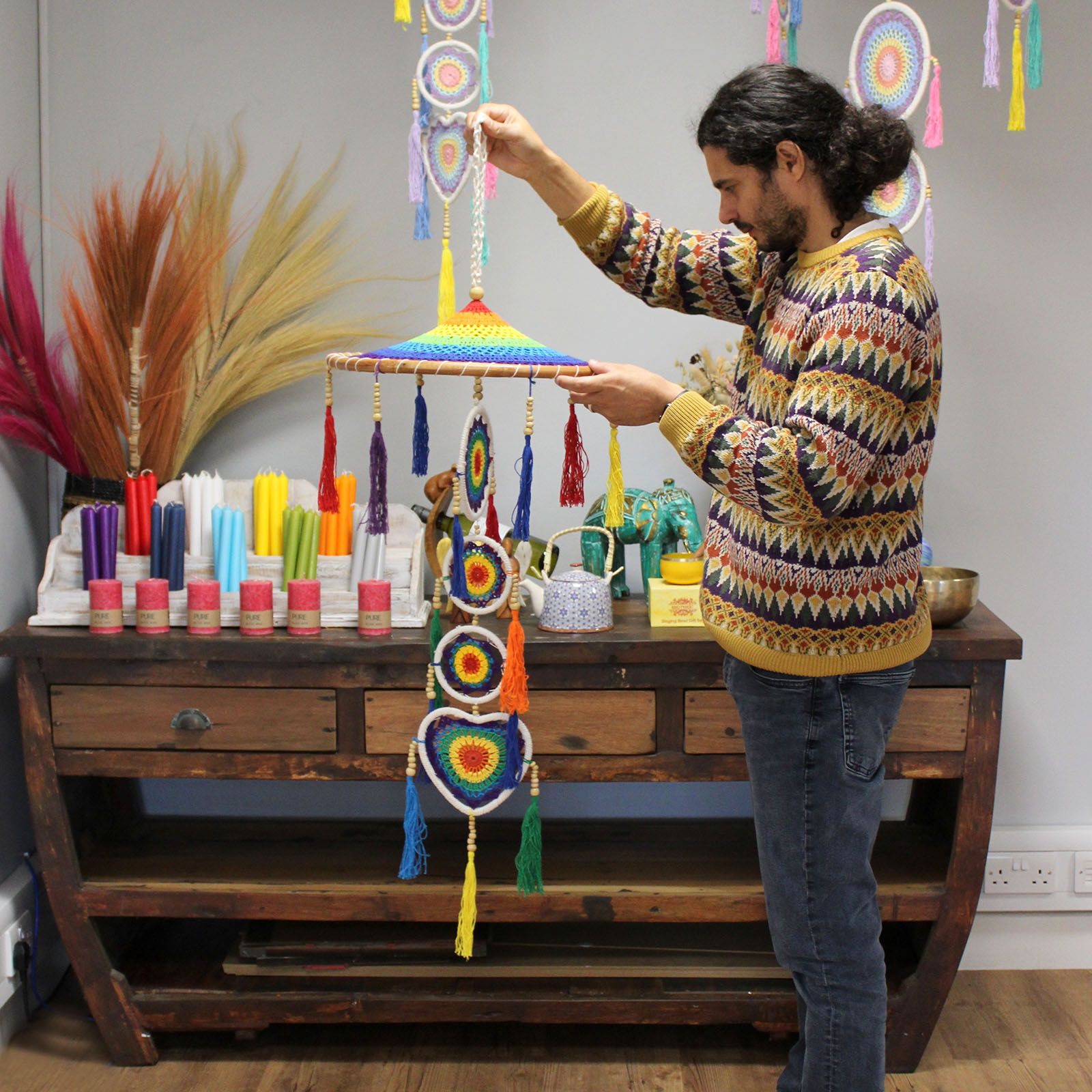 Large Drama Dreamcatcher – Vivid Rainbow | www.artisan-gifts.co.uk 6 Large Drama Dreamcatcher – Vivid Rainbow | www.artisan-gifts.co.uk 5